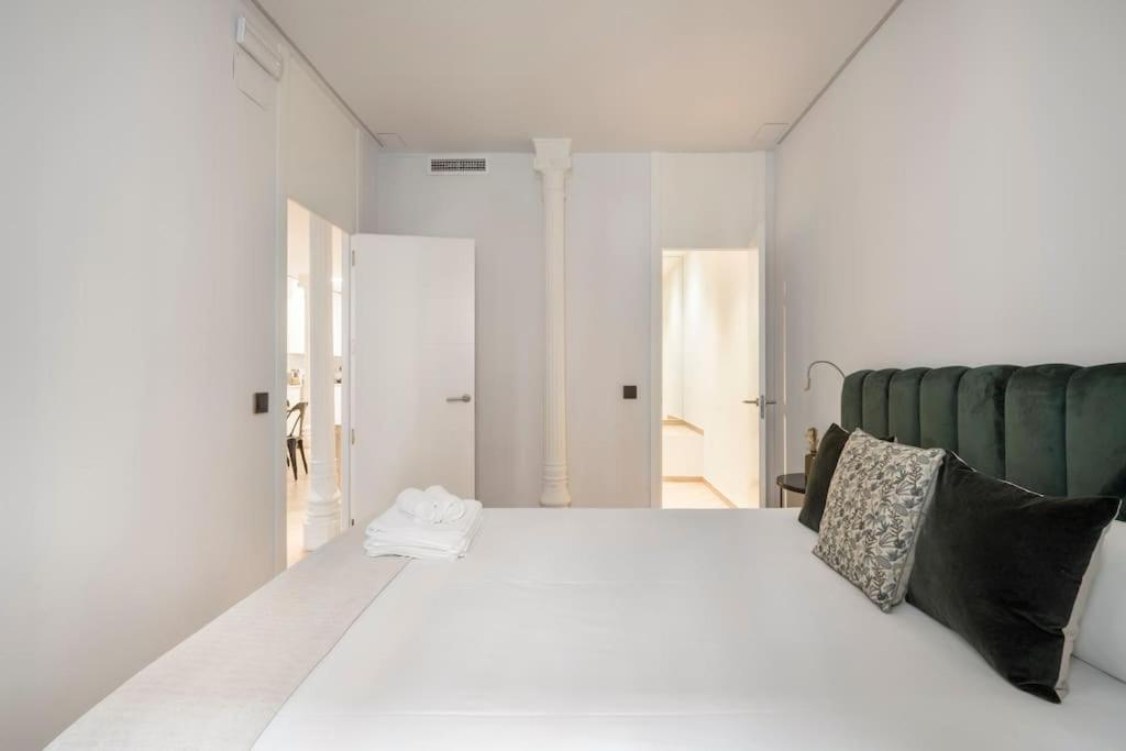 Lujoso Apartamento Cerca De Plaza Mayor Madrid Luaran gambar