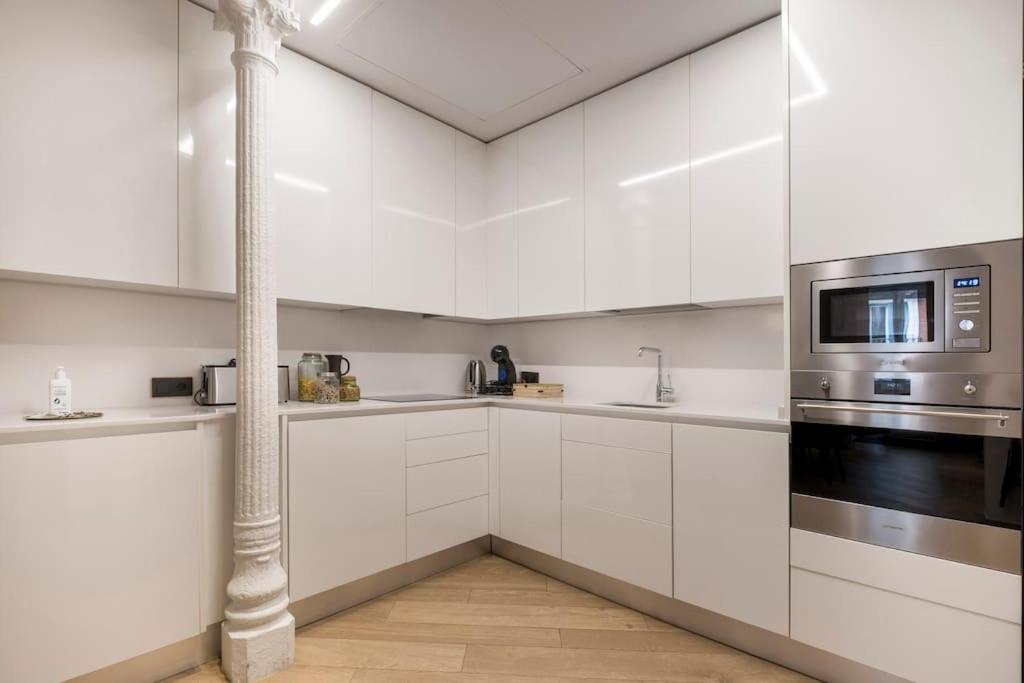 Lujoso Apartamento Cerca De Plaza Mayor Madrid Luaran gambar