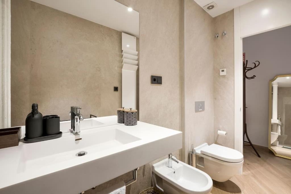 Lujoso Apartamento Cerca De Plaza Mayor Madrid Luaran gambar