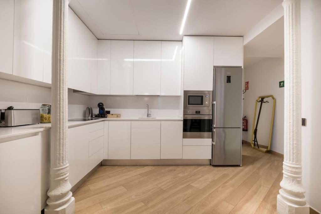 Lujoso Apartamento Cerca De Plaza Mayor Madrid Luaran gambar