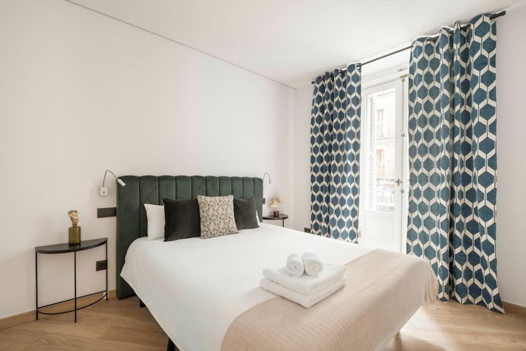 Lujoso Apartamento Cerca De Plaza Mayor Madrid Luaran gambar