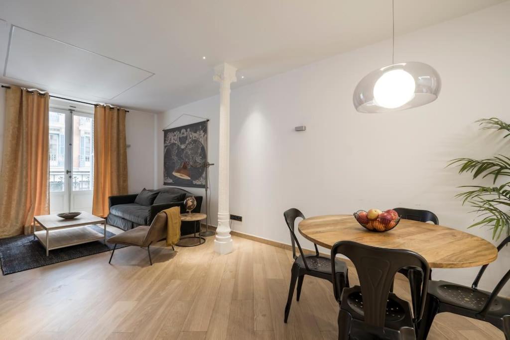 Lujoso Apartamento Cerca De Plaza Mayor Madrid Luaran gambar